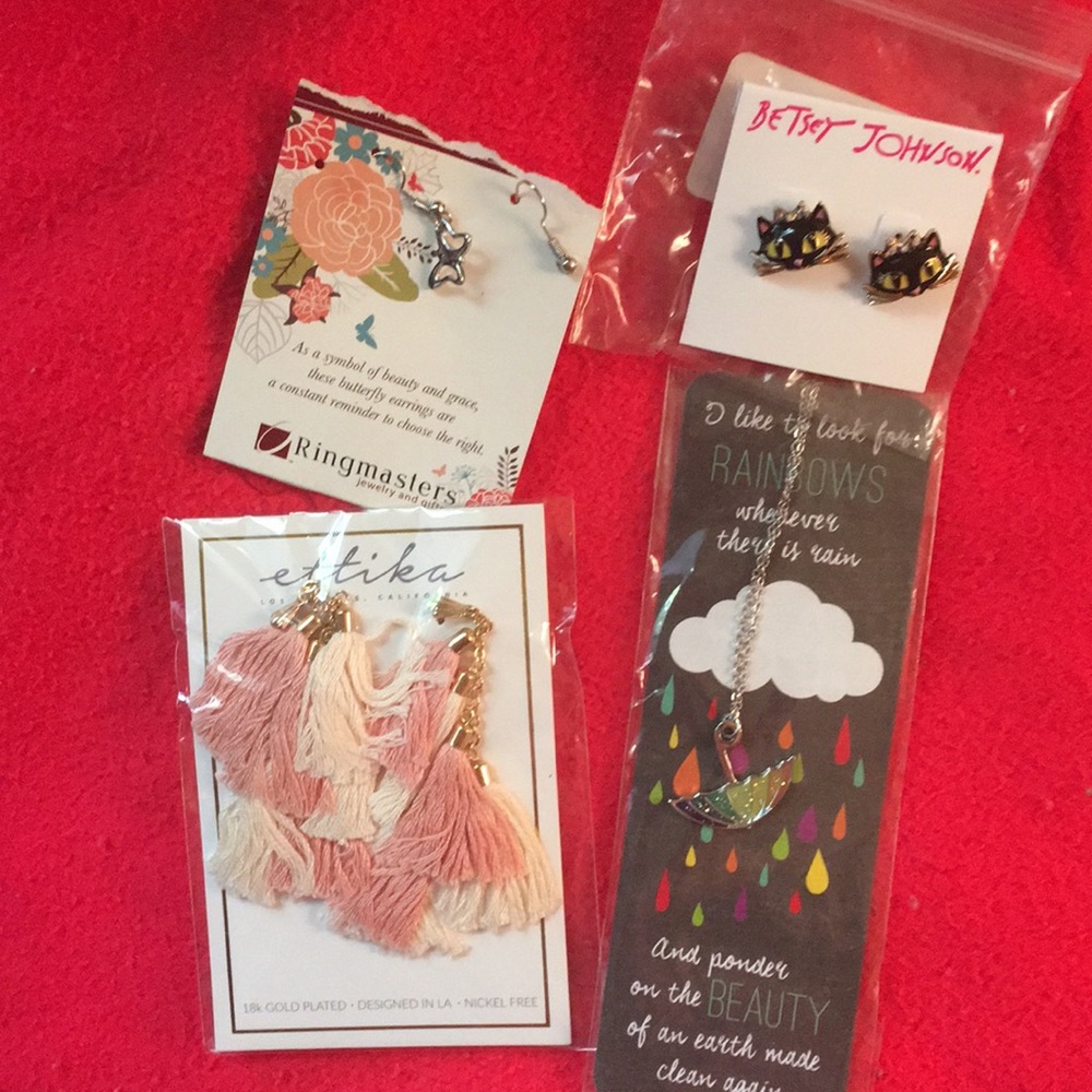 Assorted jewelry